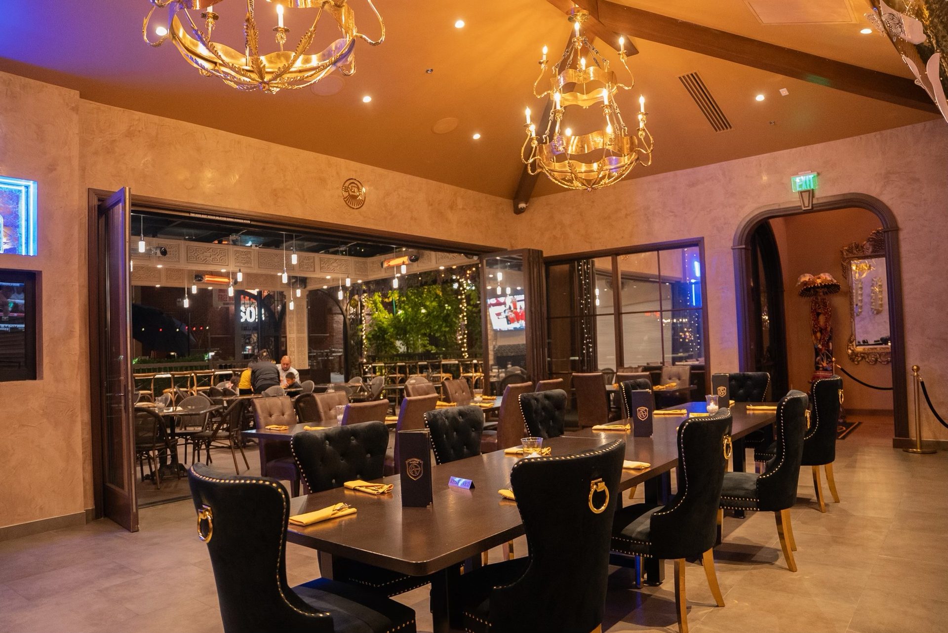 Lagos Mexican Cuisine dining room